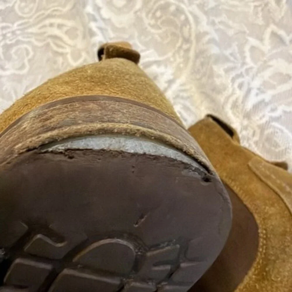 UGG Boots Chelsea Men’s 11 Well Worn. Pics Show Heel Wear. Great Work Boots